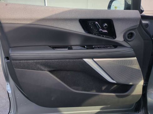 New 2025 Cadillac Optiq Luxury 1 image 10