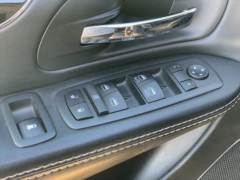 Used 2018 Dodge Grand Caravan SE FWD image 21