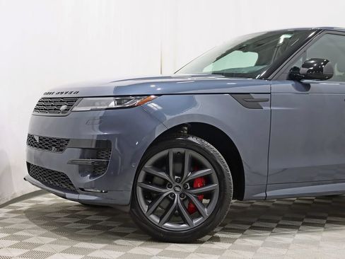 Used 2024 Land Rover Range Rover Sport Dynamic SE AWD/4WD image 2