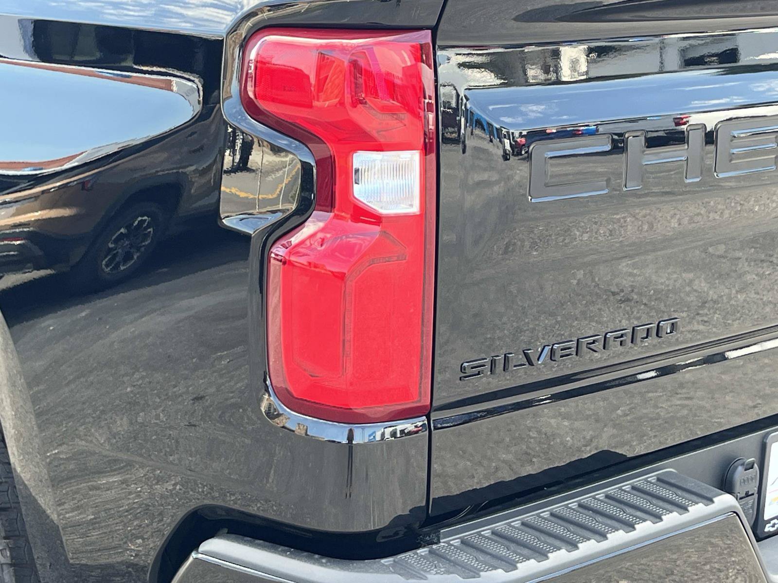 New 2026 Chevrolet Silverado 1500 RST w/ Z71 Off-Road Package AWD/4WD image 7
