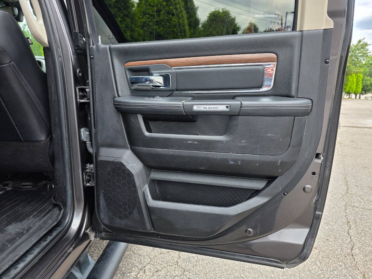 Used 2018 RAM 2500 Laramie w/ Sport Appearance Group AWD/4WD image 28