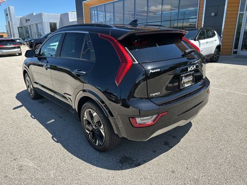 Used 2023 Kia Niro Wave w/ Wave Preserve Package FWD image 9