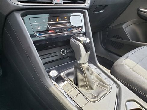 New 2025 Volkswagen Taos SE image 11