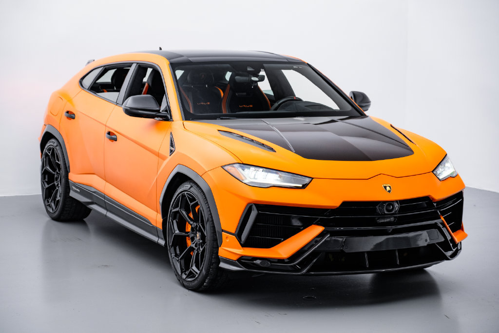 Used 2023 Lamborghini Urus Performante AWD/4WD image 1