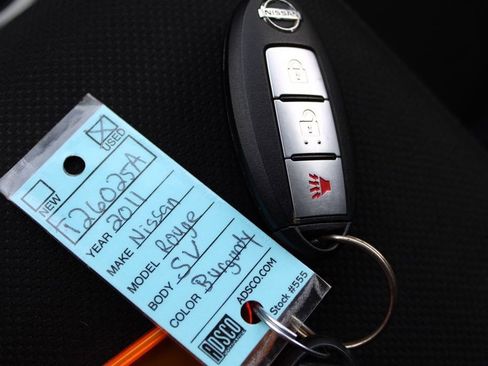 Used 2011 Nissan Rogue SV image 32