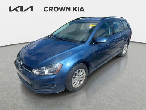 Used 2017 Volkswagen Golf S FWD image 1