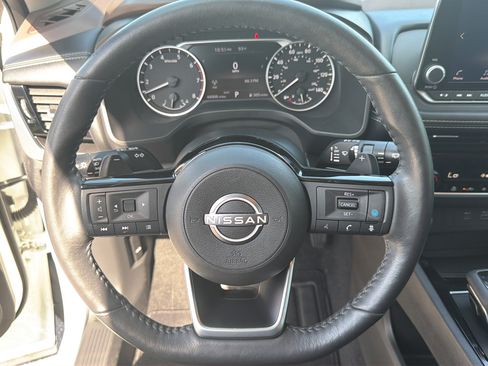 Certified 2022 Nissan Rogue SV w/ SV Premium Package AWD/4WD image 41