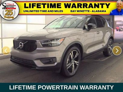 Used 2022 Volvo XC40 T5 R-Design