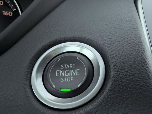 Used 2023 Cadillac XT4 Premium Luxury image 24