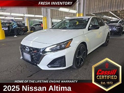Used 2025 Nissan Altima 2.5 SR FWD image 1