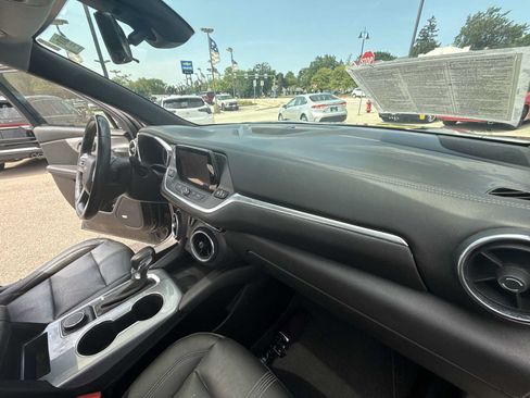 Certified 2020 Chevrolet Blazer LT w/ Sound & Technology Package AWD/4WD image 30
