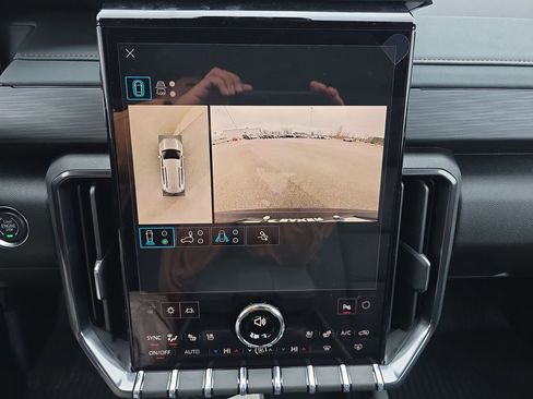 New 2026 GMC Acadia AT4 w/ Luxury Package image 23