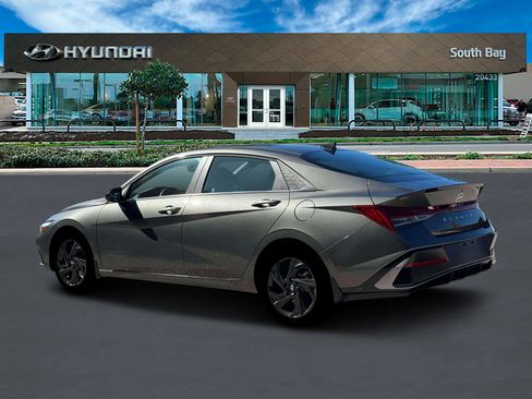 New 2026 Hyundai Elantra SEL Sport image 4