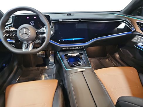 New 2026 Mercedes-Benz E 53 AMG e 4MATIC Sedan image 9
