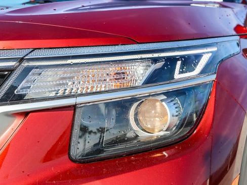 Used 2023 Kia Seltos S image 12