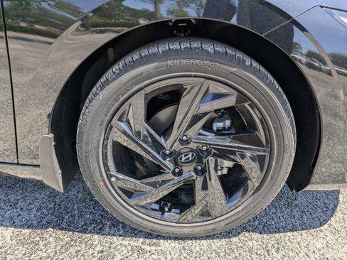 New 2026 Hyundai Elantra SEL Sport Premium FWD image 9