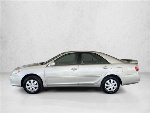 Used 2005 Toyota Camry LE FWD image 2