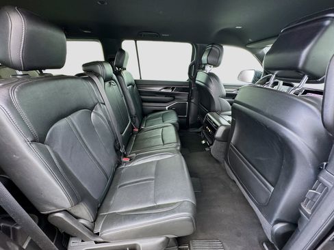 Used 2023 Jeep Wagoneer L Series II image 20