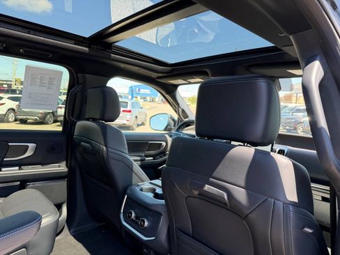 Used 2025 Ford Expedition Platinum w/ Stealth Performance Package AWD/4WD image 42