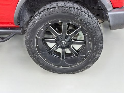 Used 2021 Ford Bronco Big Bend w/ Sasquatch Package AWD/4WD image 28