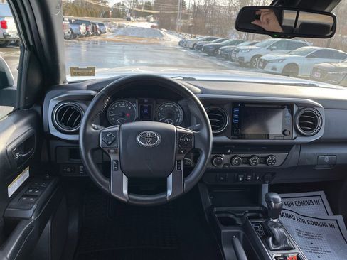 Used 2019 Toyota Tacoma TRD Off-Road image 7