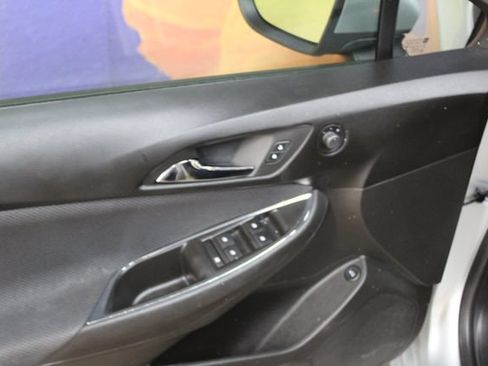 Used 2018 Chevrolet Cruze LS FWD image 13