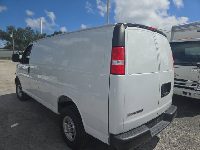 Used 2025 Chevrolet Express 2500 w/ Driver Convenience Package RWD image 6