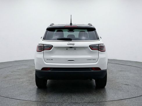 Used 2025 Jeep Compass Limited image 7