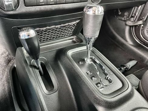 Used 2018 Jeep Wrangler Sport AWD/4WD image 22