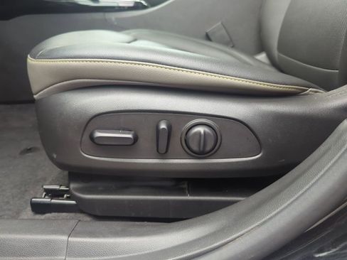 Certified 2025 Chevrolet Trax ACTIV w/ Sunroof Package FWD image 23