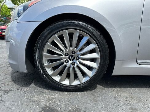 Used 2014 Hyundai Equus Signature RWD image 9