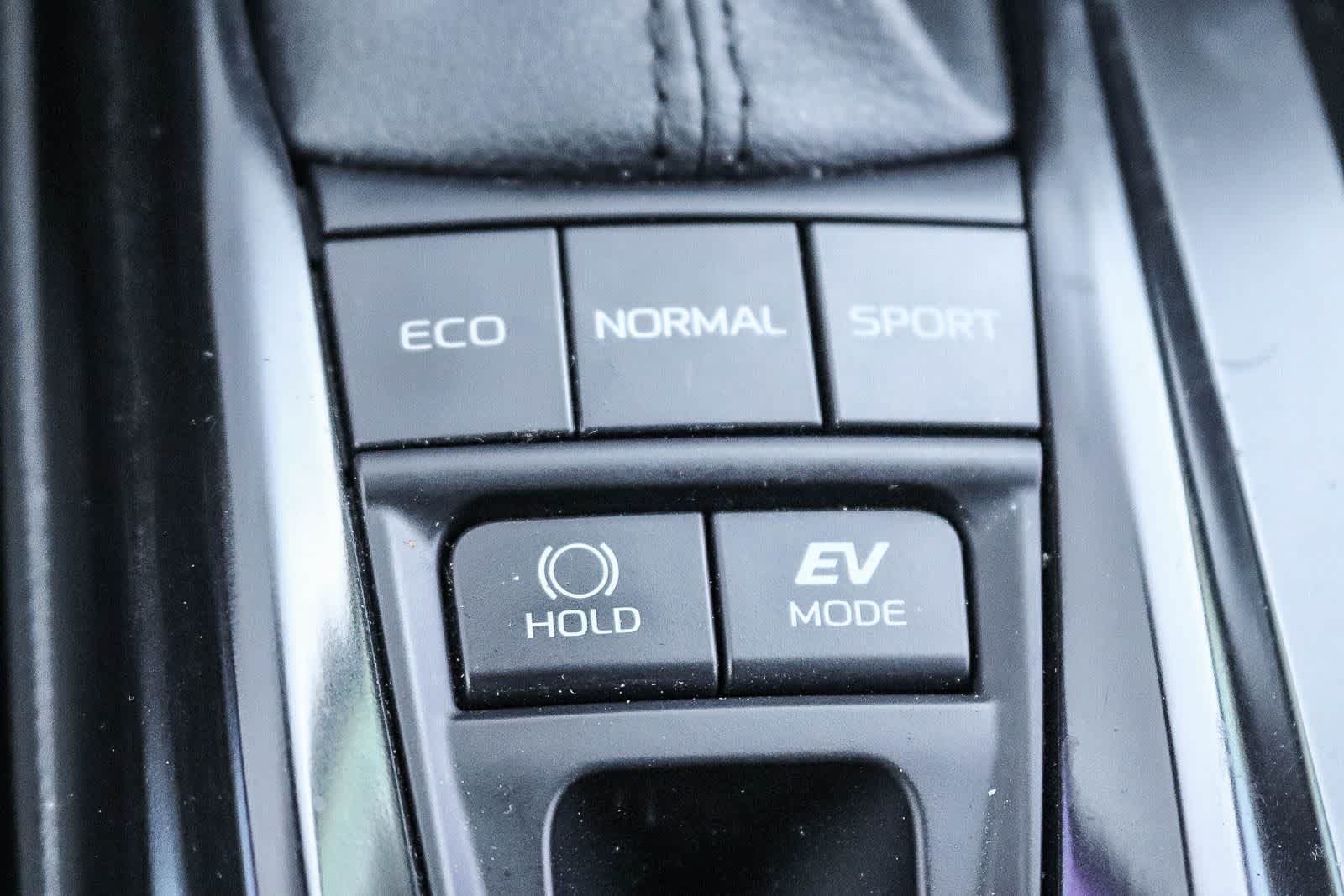Used 2025 Toyota Camry SE FWD image 21