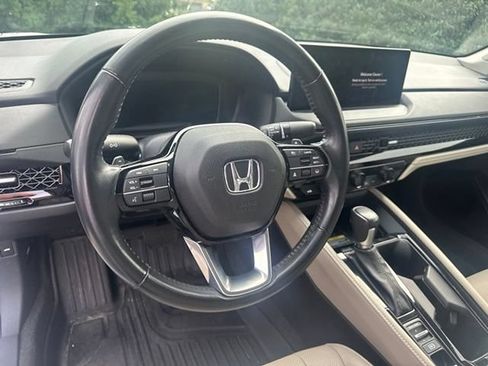 Used 2023 Honda Accord Touring image 18