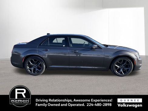 Used 2021 Chrysler 300 S image 9