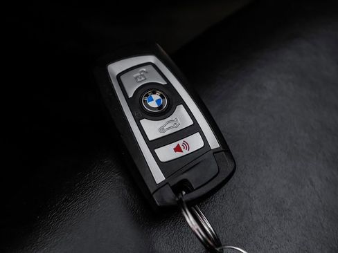 Used 2018 BMW M4 Convertible RWD image 69