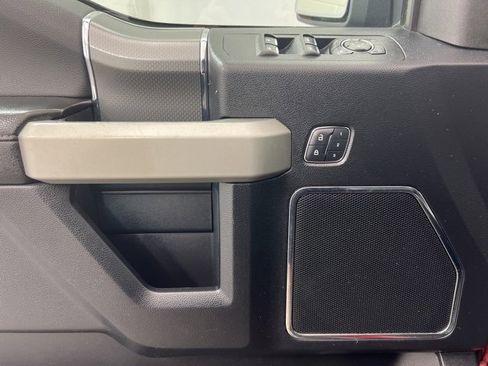 Used 2016 Ford F150 Lariat image 16