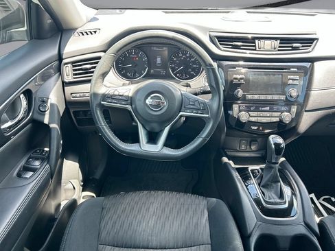 Used 2017 Nissan Rogue SV FWD image 19