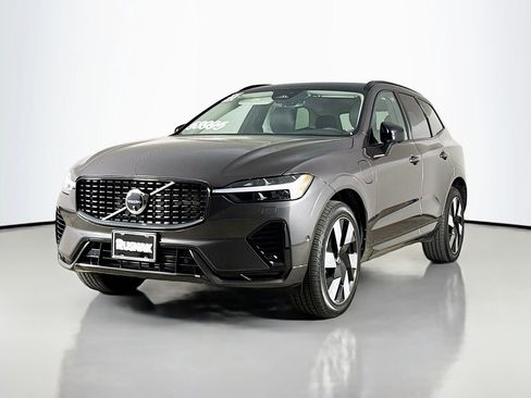 Certified 2024 Volvo XC60 T8 Ultimate w/ Protection Package Premier image 3
