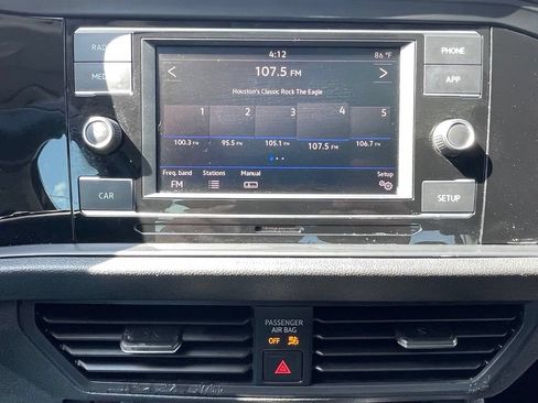 Used 2019 Volkswagen Jetta SE w/ Cold Weather Package FWD image 22