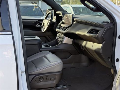 Used 2023 GMC Yukon SLT image 17