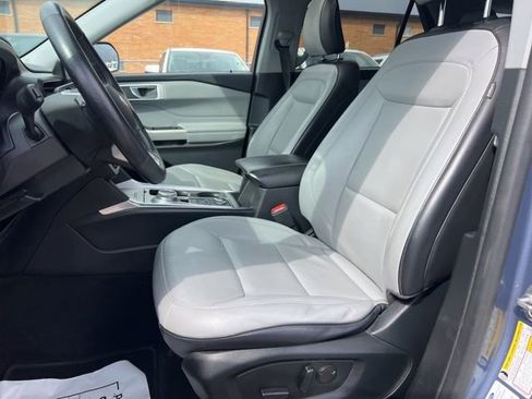 Certified 2021 Ford Explorer XLT w/ Equipment Group 202A image 19