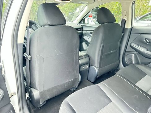 Used 2024 Nissan Sentra SV FWD image 12