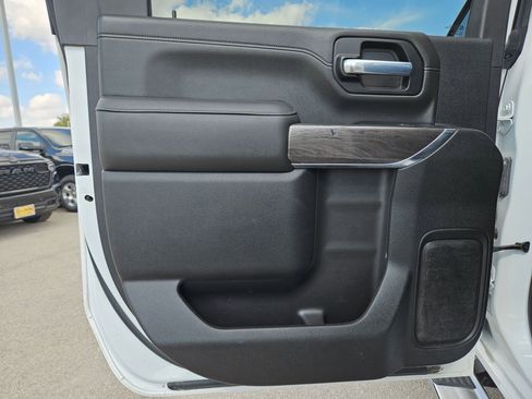 Used 2021 Chevrolet Silverado 2500 LTZ image 15