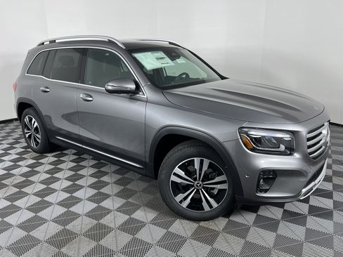 New 2026 Mercedes-Benz GLB 250 4MATIC image 2