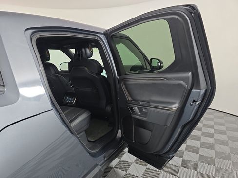 Used 2022 Rivian R1T Adventure AWD/4WD image 19