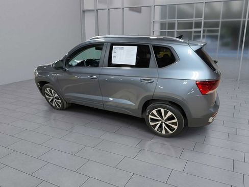 Used 2022 Volkswagen Taos SE image 6