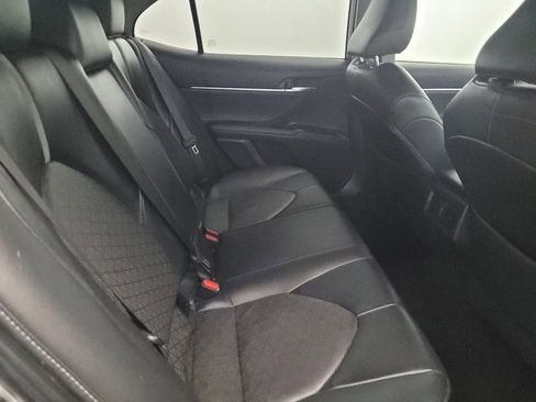 Used 2018 Toyota Camry XSE image 19