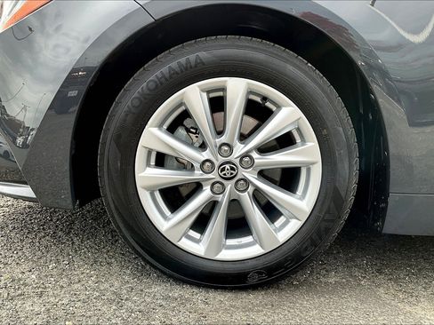 Used 2023 Toyota Corolla LE image 9