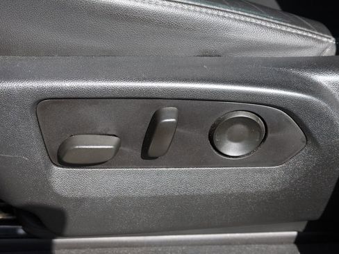 Used 2021 Chevrolet Suburban LT w/ LT Signature Package image 17