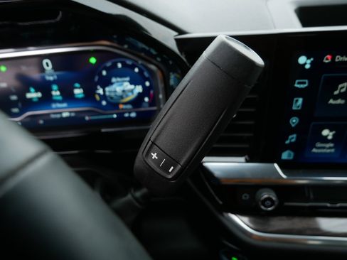 Certified 2025 Chevrolet Silverado 3500 LTZ w/ LTZ Convenience Package image 29